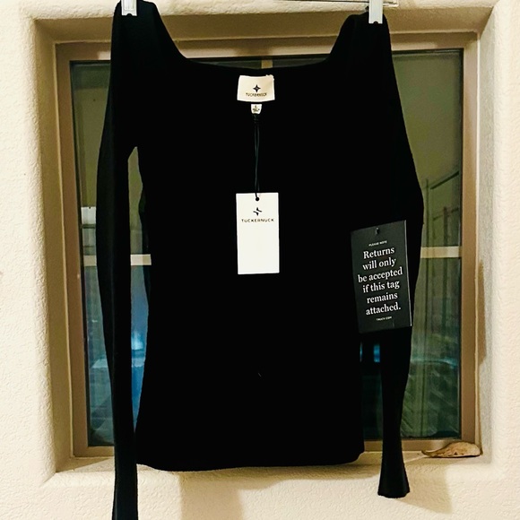 NWT Tuckernuck Chic Minimalist Black Off Shoulder Knit Top Retail$128 - Picture 2 of 7